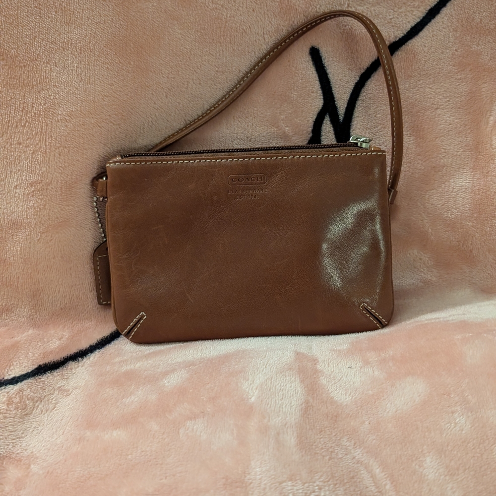 Coach Tan Leather Wristlet Vintage EUC - Picture 8 of 13